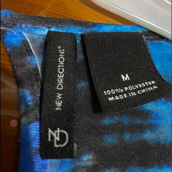 Nice blouse/ top. Comfy - Picture 2 of 8